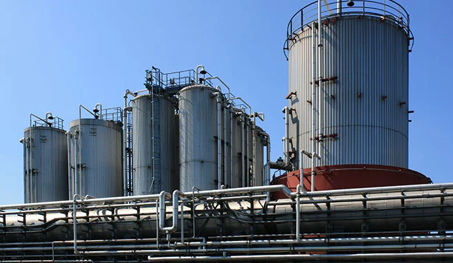 Tanklager für flüssige Abfälle bei REMONDIS Industrie Service Hamburg